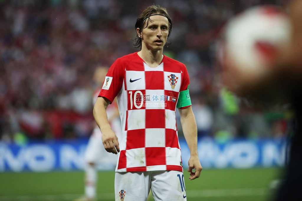 埃基蒂克：我很喜欢维尔茨的踢球方式；欧冠不是唯一