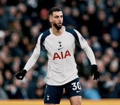 十三水摆牌逻辑：什么时候该放弃“头道”以保住“中底”两道的胜果？（十三水摆牌策略：何时舍弃头道，稳住中、底两道？）